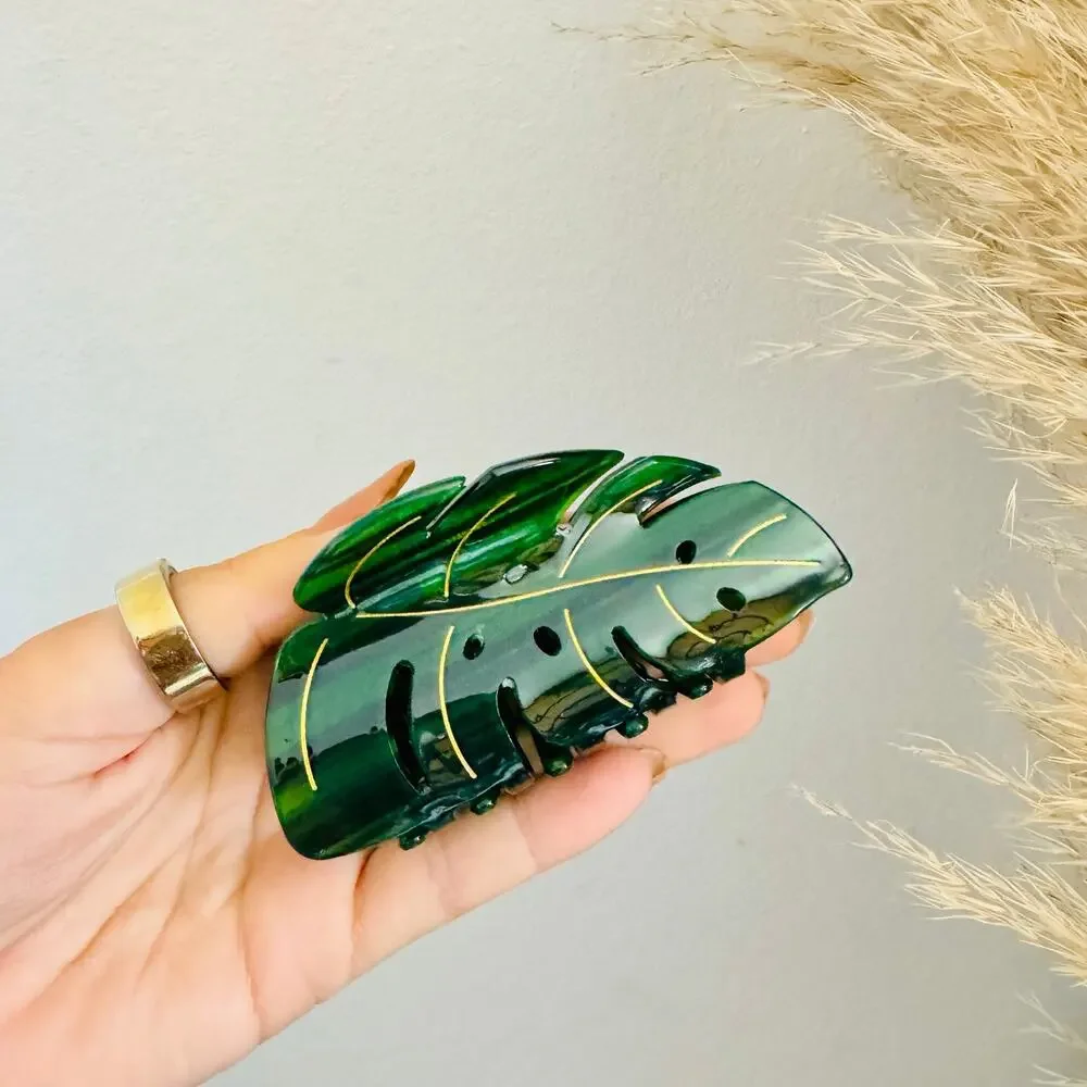 NEW ANTHROPOLOGIE Dark Green Gold Palm Monstera Leaf Plastic Hair Claw Clip